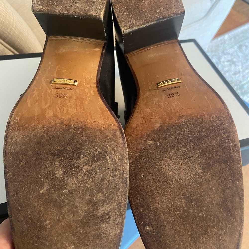 Gucci Black Leather Heeled Boots with Gold Accents - Picture 4 of 4
